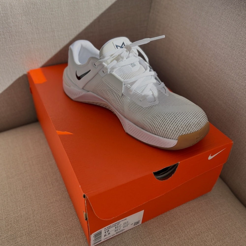 Nike Vomero Plus Black and White Sneakers